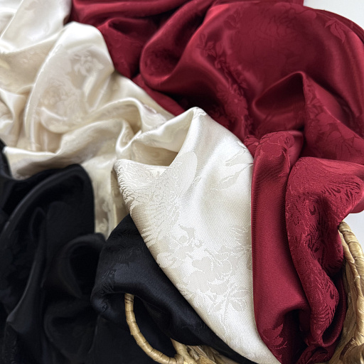 картинка Вискозный шелк жаккардовый "Императорский павлин" черный от интернет магазина