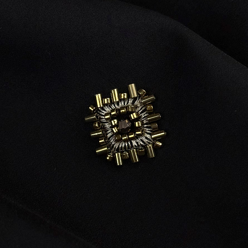 картинка Плательно-костюмная черная с золотой вышивкой от интернет магазина