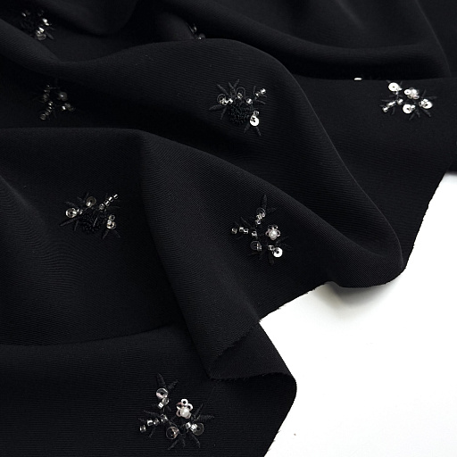 картинка Плательно-костюмная черная с вышивкой от интернет магазина