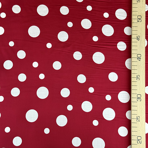 картинка Вискозный шелк "Горошек" крупный на бордовом фоне от интернет магазина