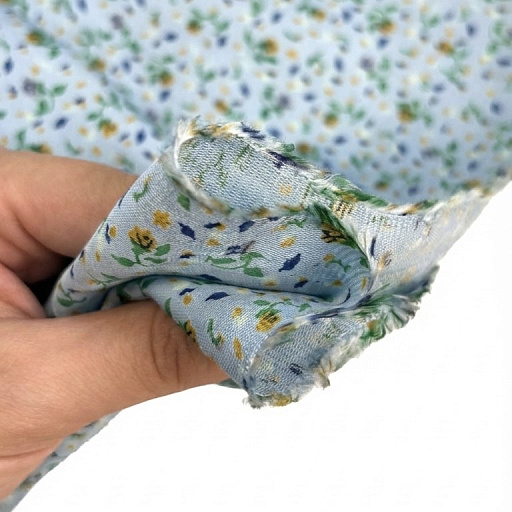 картинка Ткань плательная "Голубые цветочки" от интернет магазина