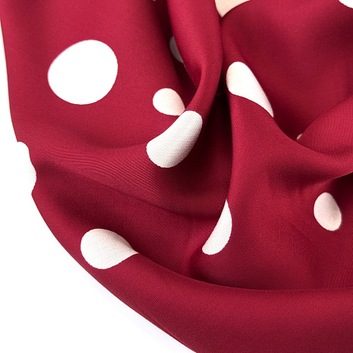 картинка Вискозный шелк "Горошек" крупный на бордовом фоне от интернет магазина
