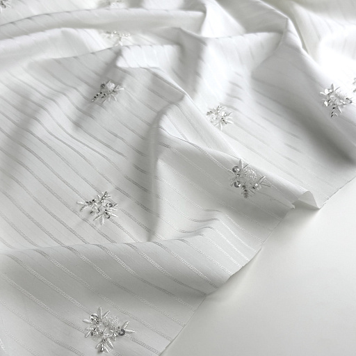 картинка Сорочечная полоска белая с вышивкой от интернет магазина