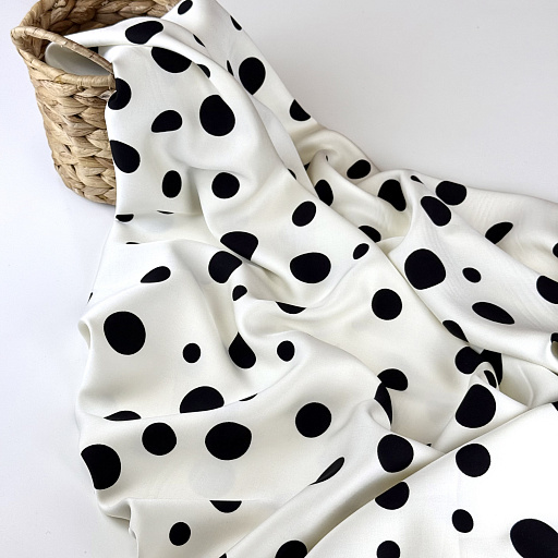 картинка Вискозный шелк "Горошек" крупный на белом фоне от интернет магазина