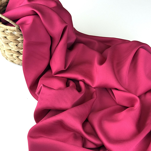 картинка Шелк вискозный цвет малина от интернет магазина